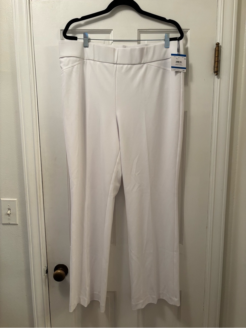 Kasper Sorority White Boot Cut Pull-On Dress Pants
Size XL